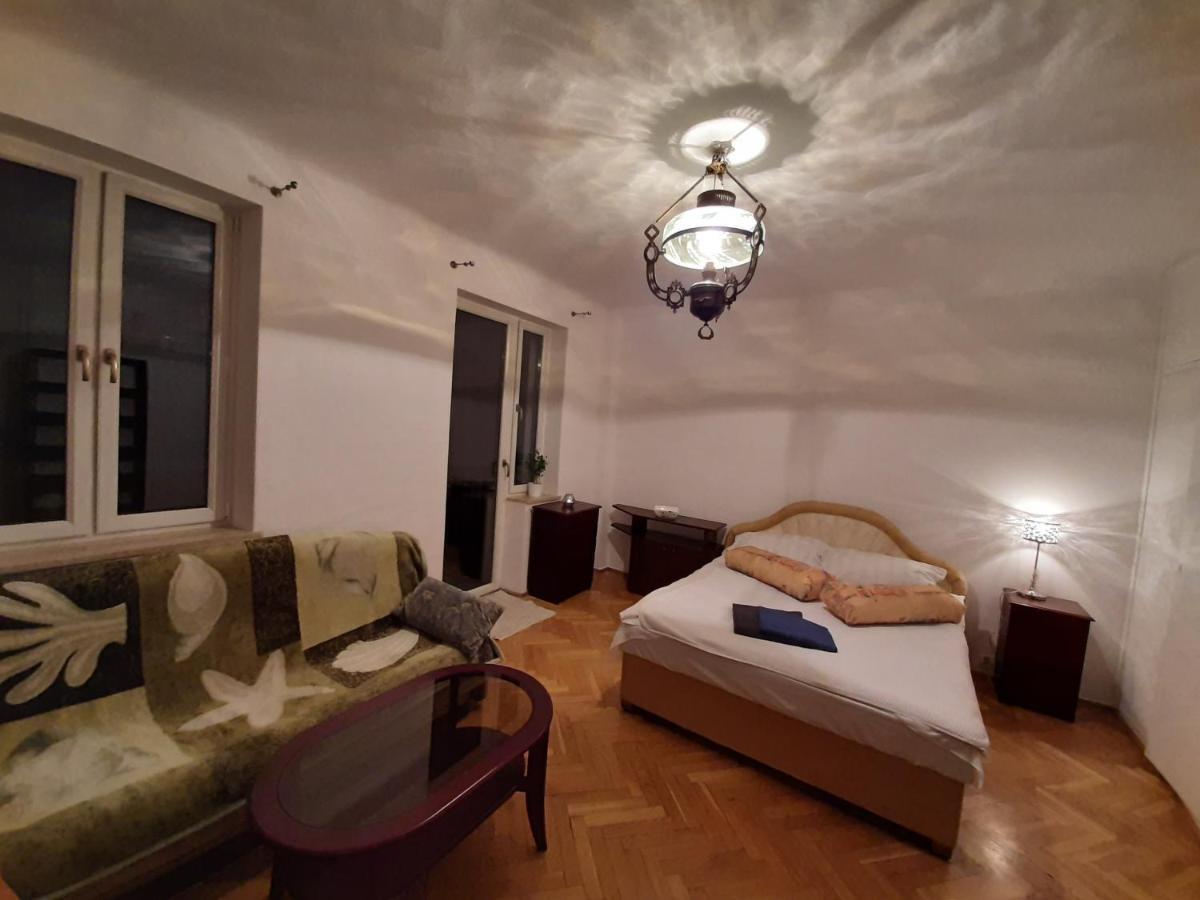Rooms In Centrum Warsawa Bagian luar foto