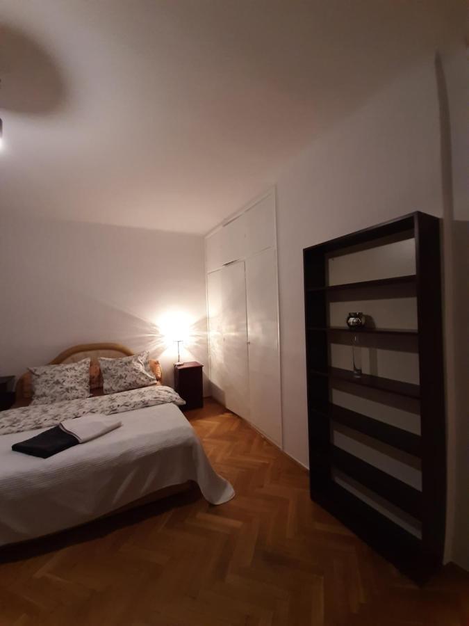 Rooms In Centrum Warsawa Bagian luar foto
